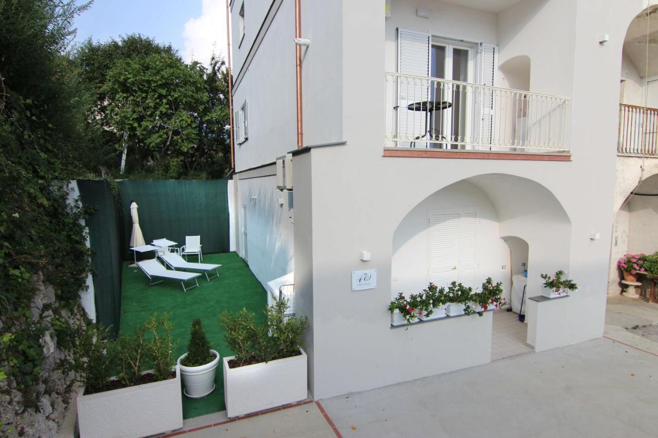 Four White Apartments Agerola Buitenkant foto